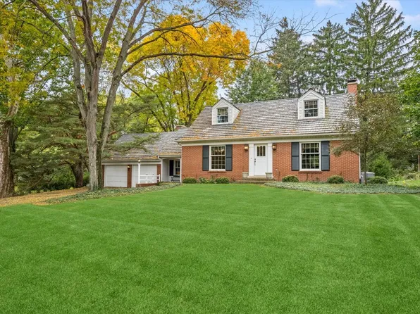 270 Kimberly Rd, North Barrington, IL 60010