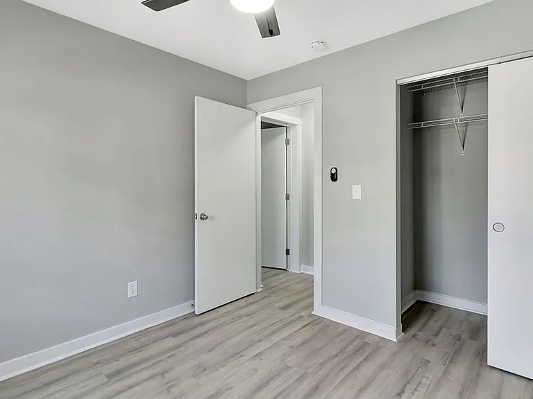 McGregor Apartments — Photo 22