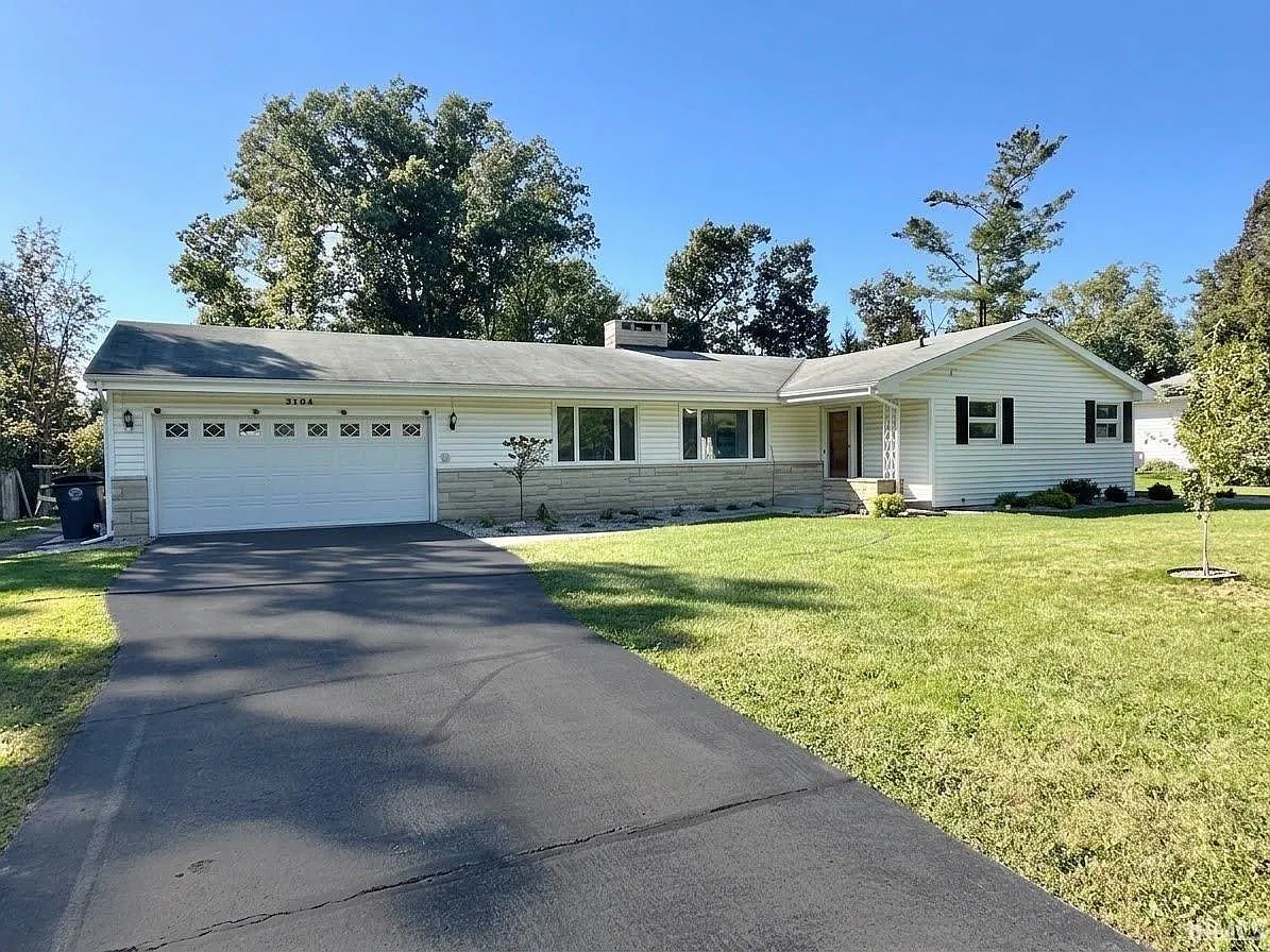 3 bed, 2.0 bath, 1814 sqft, $2,000 — Photo 1