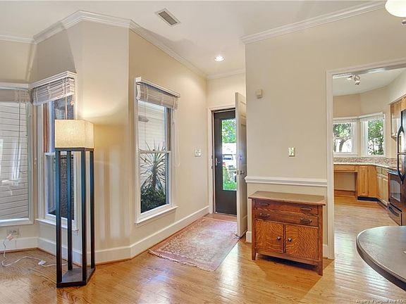 5th image of 731 Victorian Pl