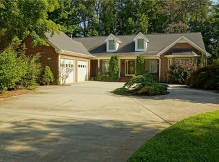 1022 Larkwood Ct, Reidsville, NC 27320