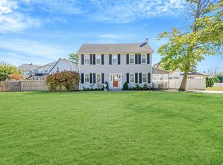 211 Porterfield Pl, Freeport, NY 11520