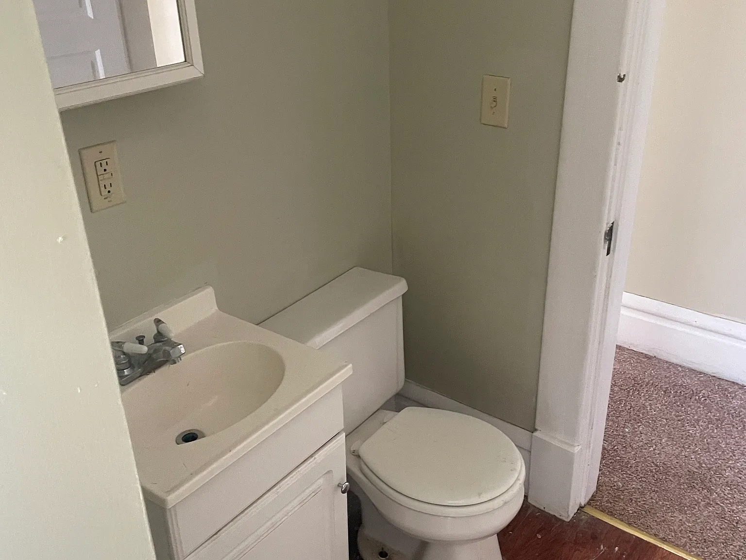 6 bed, 3544 sqft, $600 — Photo 2