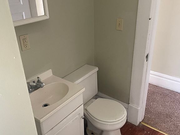 2nd image of 300 E 17th Ave