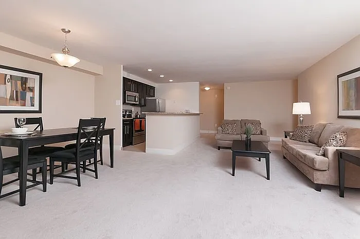 1001 Easton Rd — Photo 6