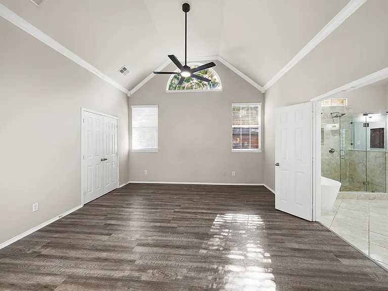 2416 McCarran Dr — Photo 34