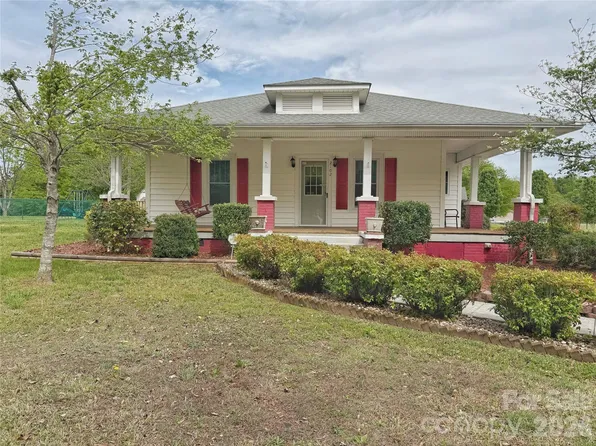 2102 Hickory Grove Rd, Gastonia, NC 28056