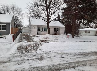 712 Mitchell St, Neenah, WI 54956