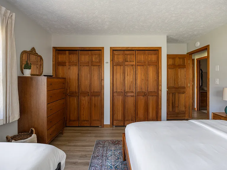 Two closets!