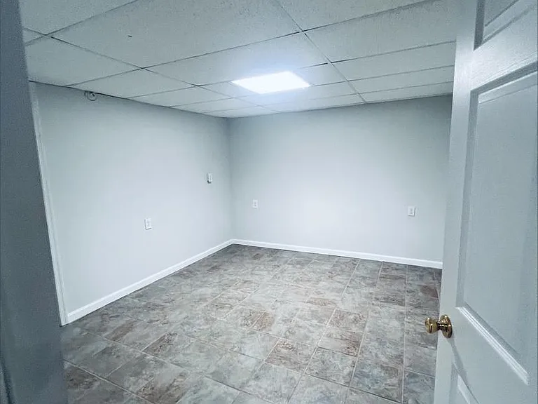 2043 Sue Ave — Photo 15