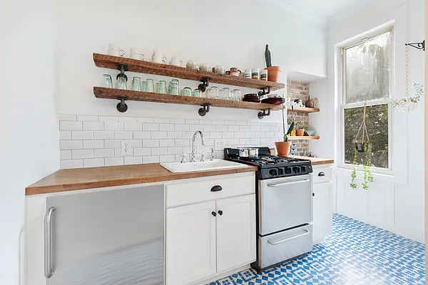 Rented by Compass | media 26