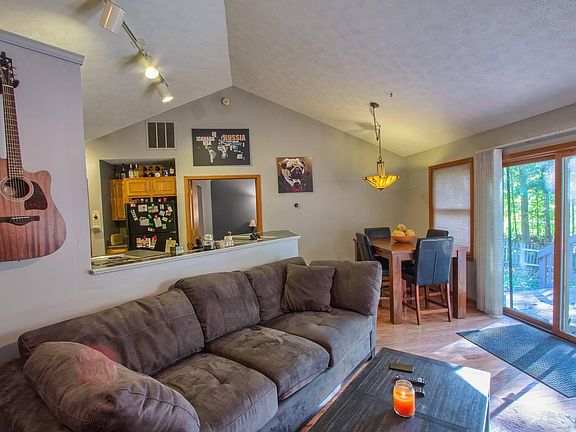 4th image of 8218 Ontario Ln
