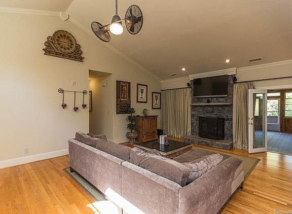 4th image of 3855 Durfee Ln