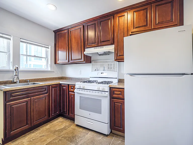 324 Locust St #3 — Photo 12