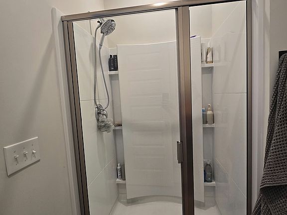 5th image of 556 Trinity Way #1