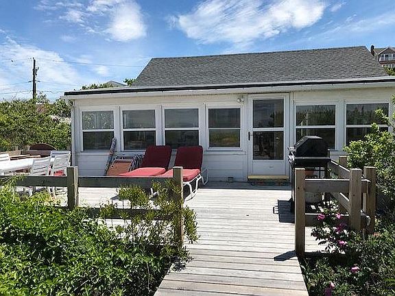 4th image of 450 Sound Beach Dr #450
