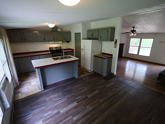 2nd image of 11 Pine Wood Dr