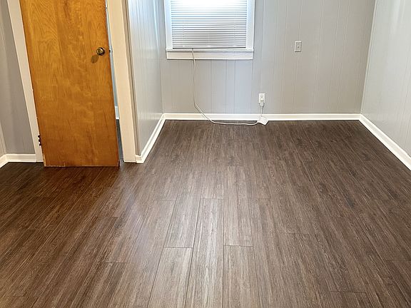 5th image of 929 1/2 Park Ave