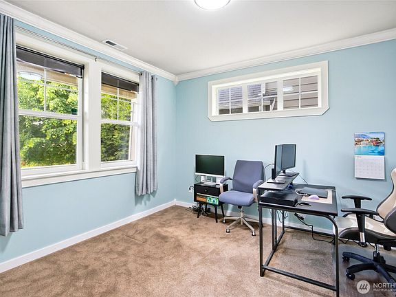 4th image of 2529 10th Court SE