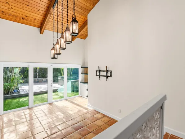 228 NE 16th Ter, Fort Lauderdale, FL 33301