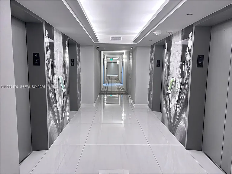 400 S Pointe Dr #408 — Photo 20