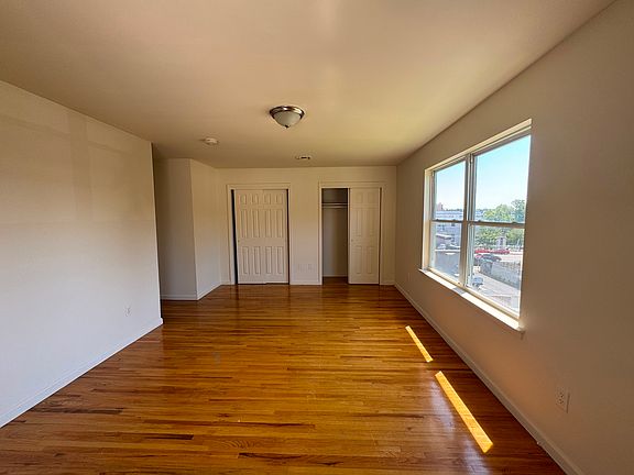 5th image of 12 Halleck St