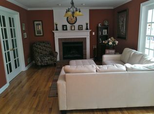 852 Millview Dr, Batavia, IL 60510