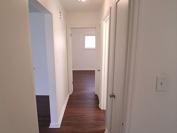 3rd image of 2605 W Victory Ln