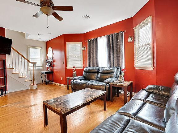 5th image of 92 Dow St #2