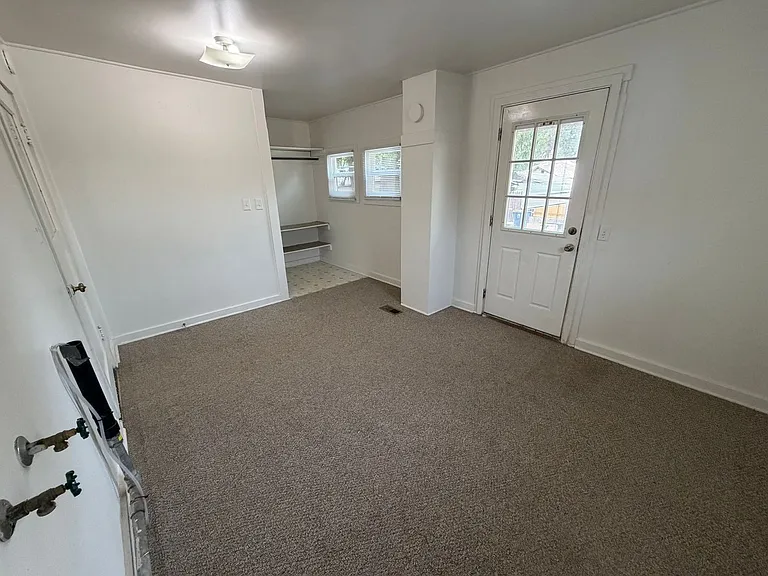 4611 N Adams St — Photo 13