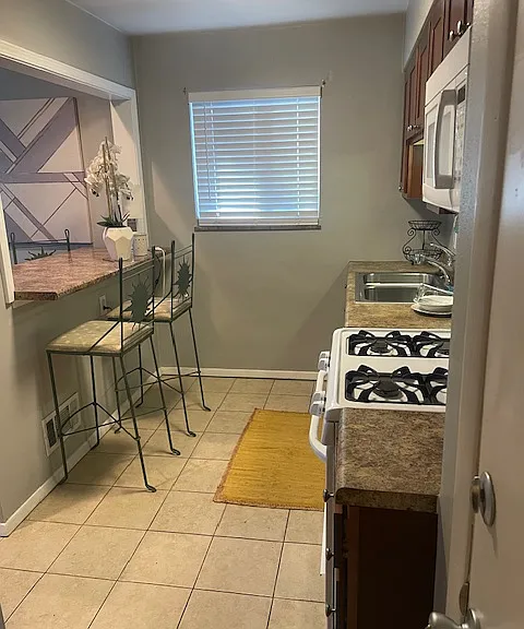 9356 Olive Blvd #C — Photo 7