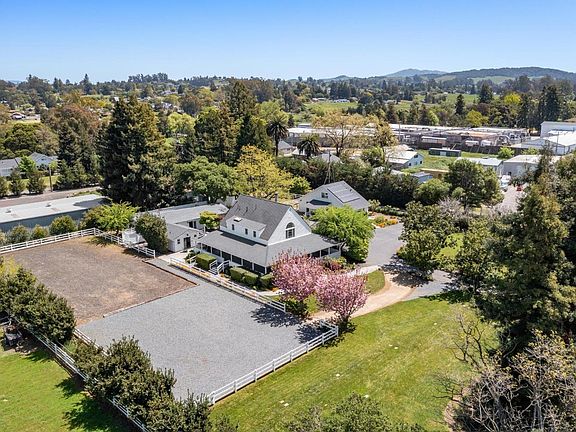 2nd image of 1030 Thompson Lane