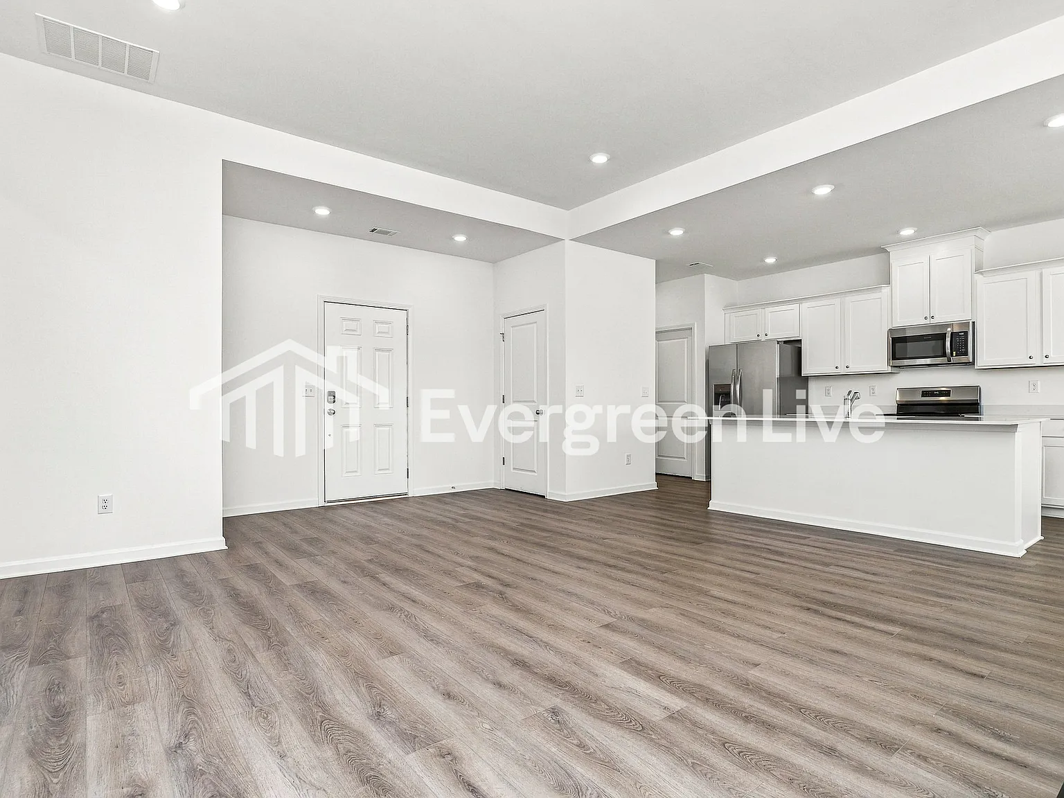 4 bed, 2.0 bath, 1683 sqft, $2,085 — Photo 3