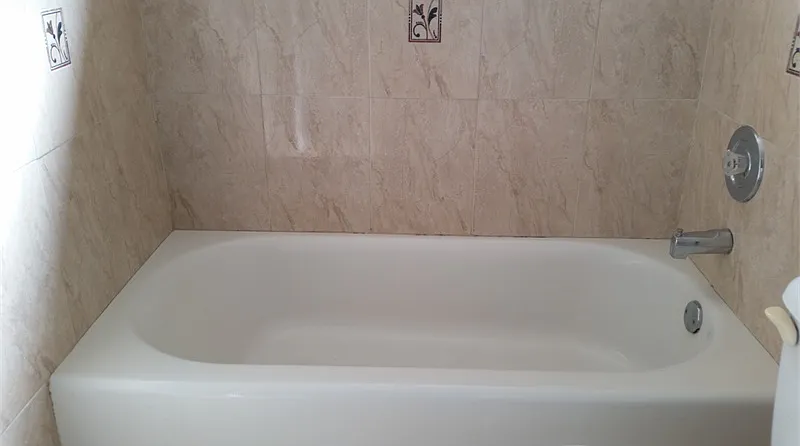 2 bed, 1075 sqft, $1,975 — Photo 3