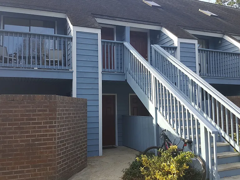 145 Colonial Cir #A1 — Photo 1