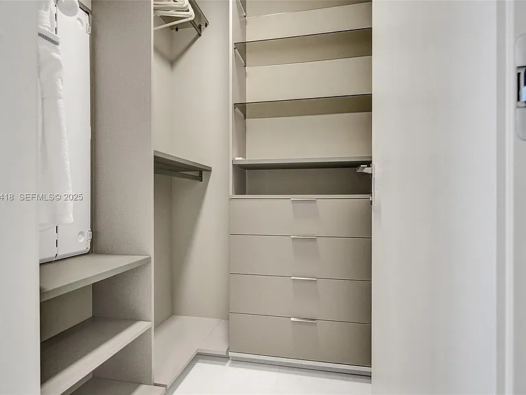 300 Biscayne Blvd #2305W — Photo 43