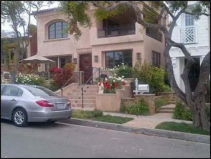 4 bed, 4.5 bath, 4215 sqft, $20,950 — Photo 2