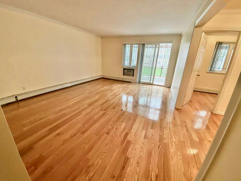 1st image of 30-06 Hobart St #2L