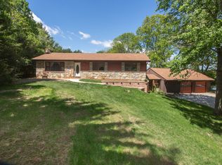851 N Manor Rd, Honey Brook, PA 19344