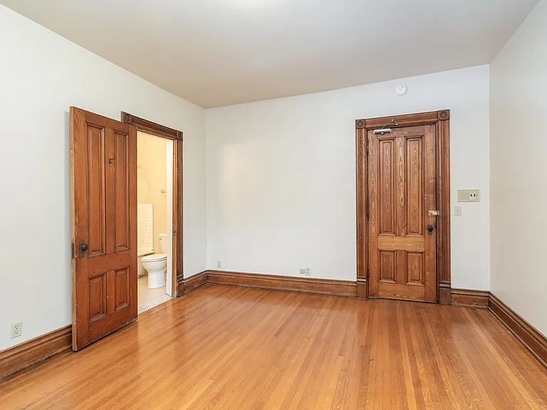 1000 Center Ave #6 — Photo 7
