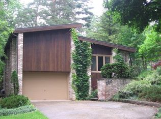 220 Valley Rd, Ithaca, NY 14850