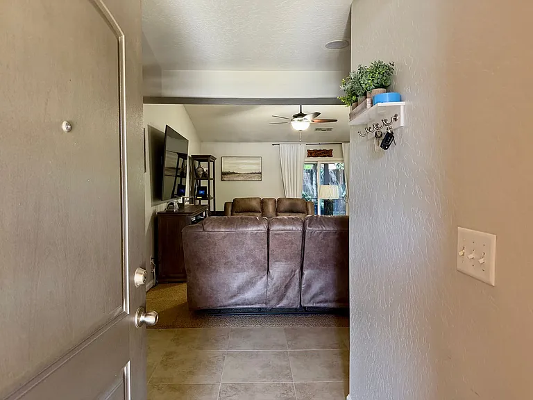 5949 E Laurel Ave — Photo 3