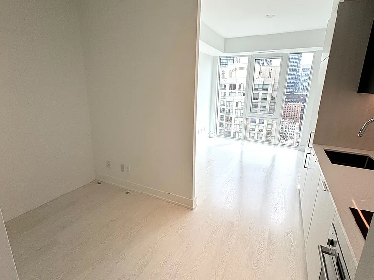 308 Jarvis St #1612 — Photo 29