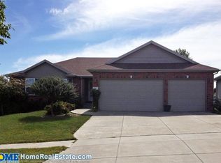 7947 Medicine Hat Rd, Lincoln, NE 68505