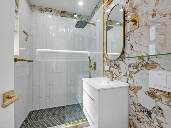 741 West End Avenue image 8 of 13