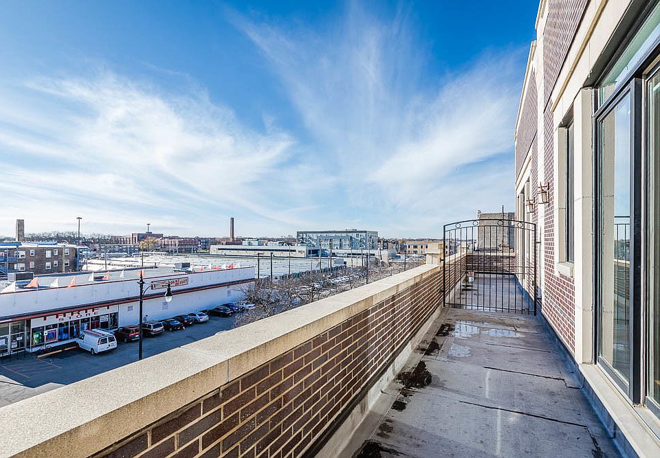 1st image of 3300 W Lawrence Ave #4W