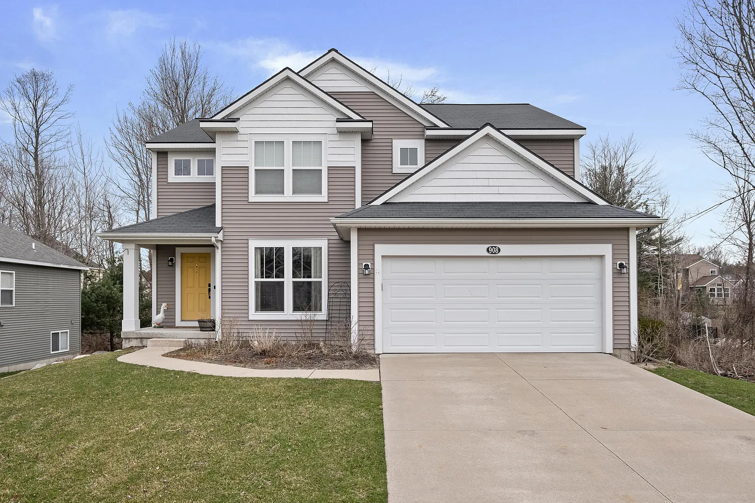 908 Ashlee Ct photo 1