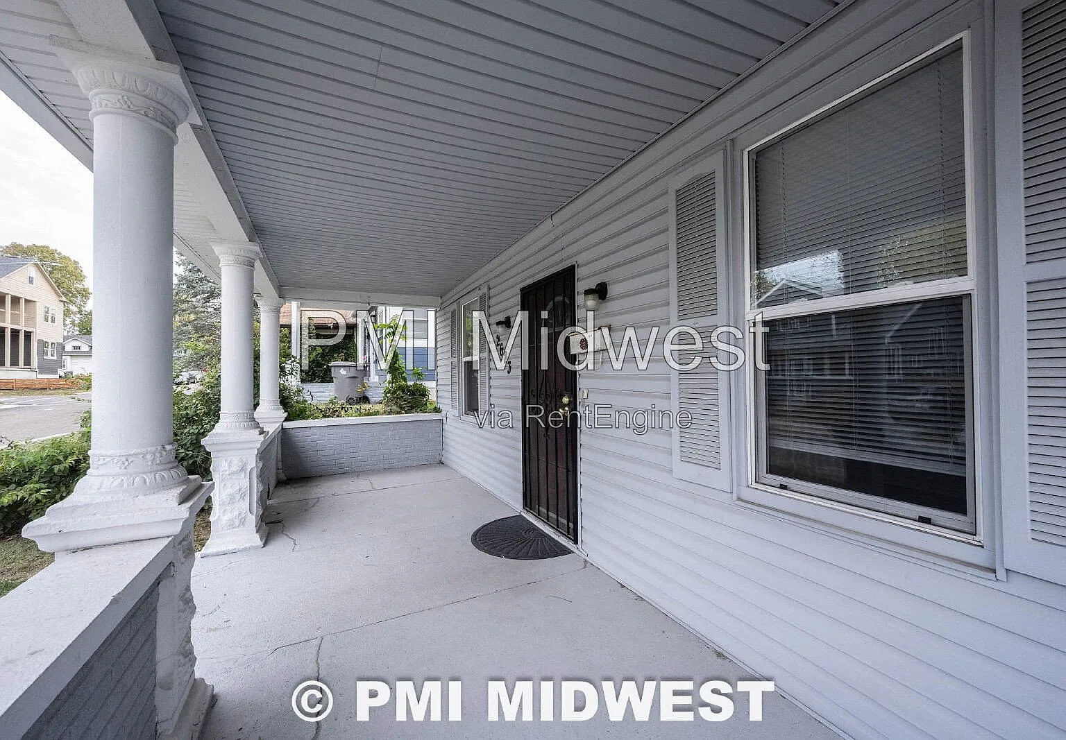 3 bed, 2.0 bath, 2129 sqft, $1,599 — Photo 2