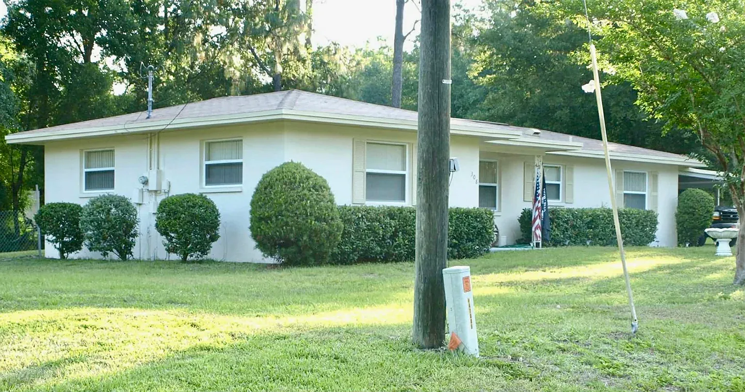3 bed, 1186 sqft, $1,600 — Photo 1