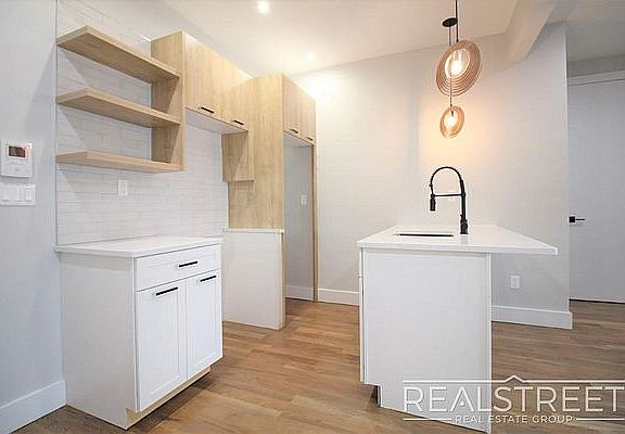 4th image of 1483 Nostrand Ave